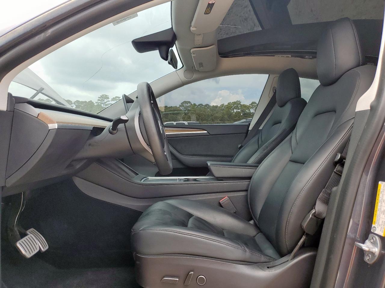 2022 Tesla Model Y VIN: 7SAYGDEF3NF530218 Lot: 68115115