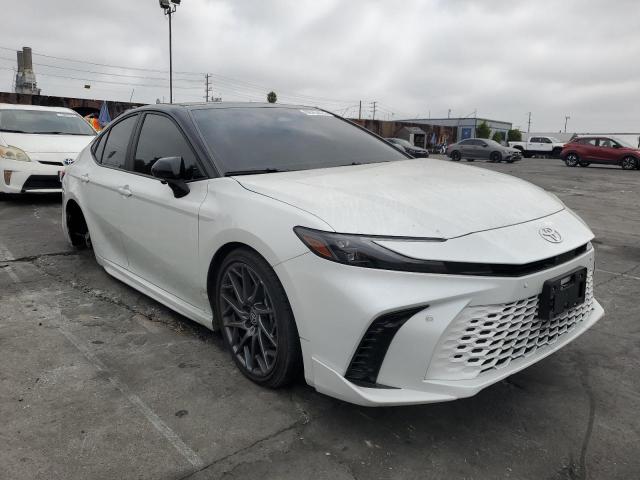  TOYOTA CAMRY 2025 Белы