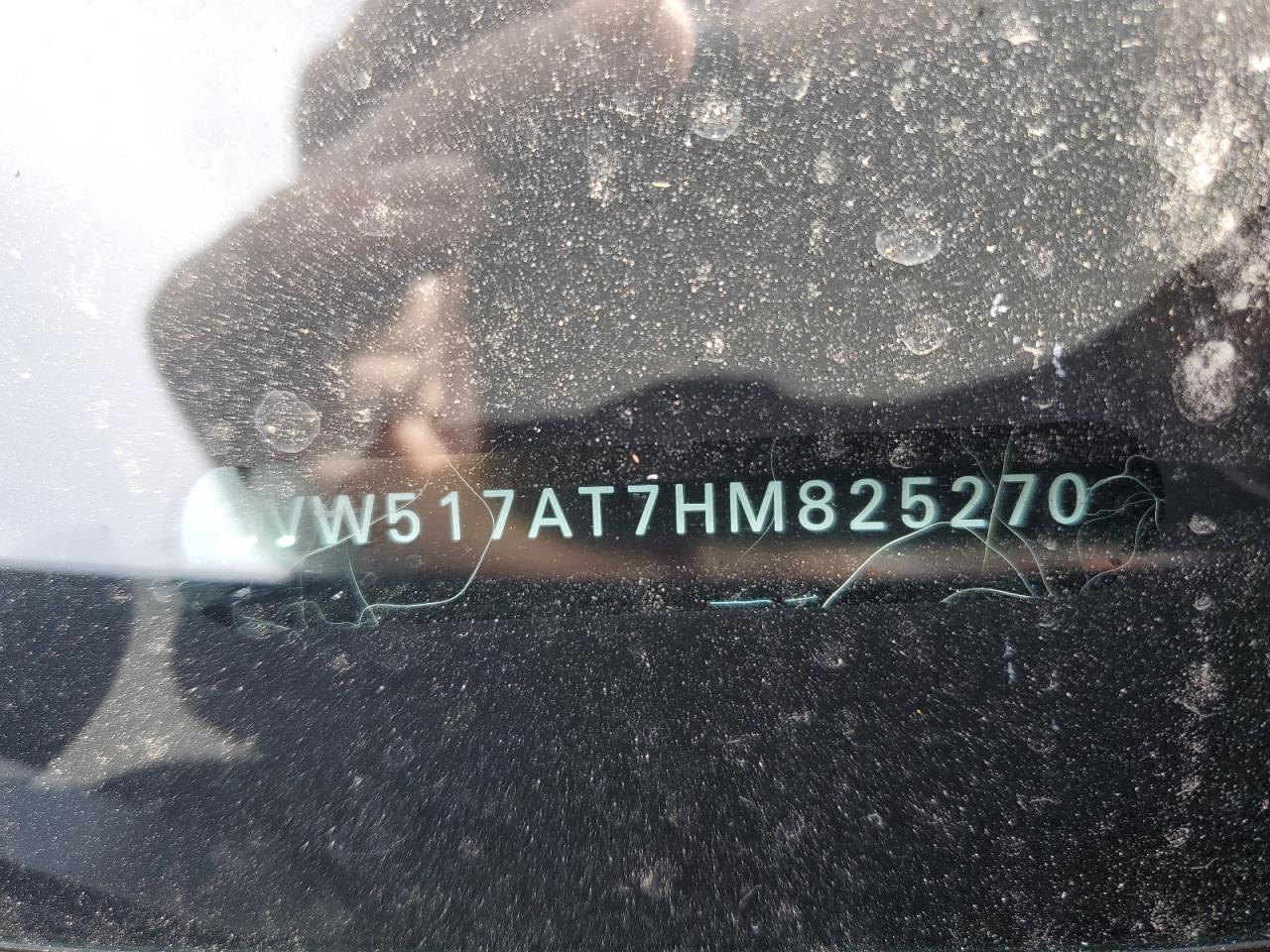 2017 Volkswagen Beetle S/Se VIN: 3VW517AT7HM825270 Lot: 68705985