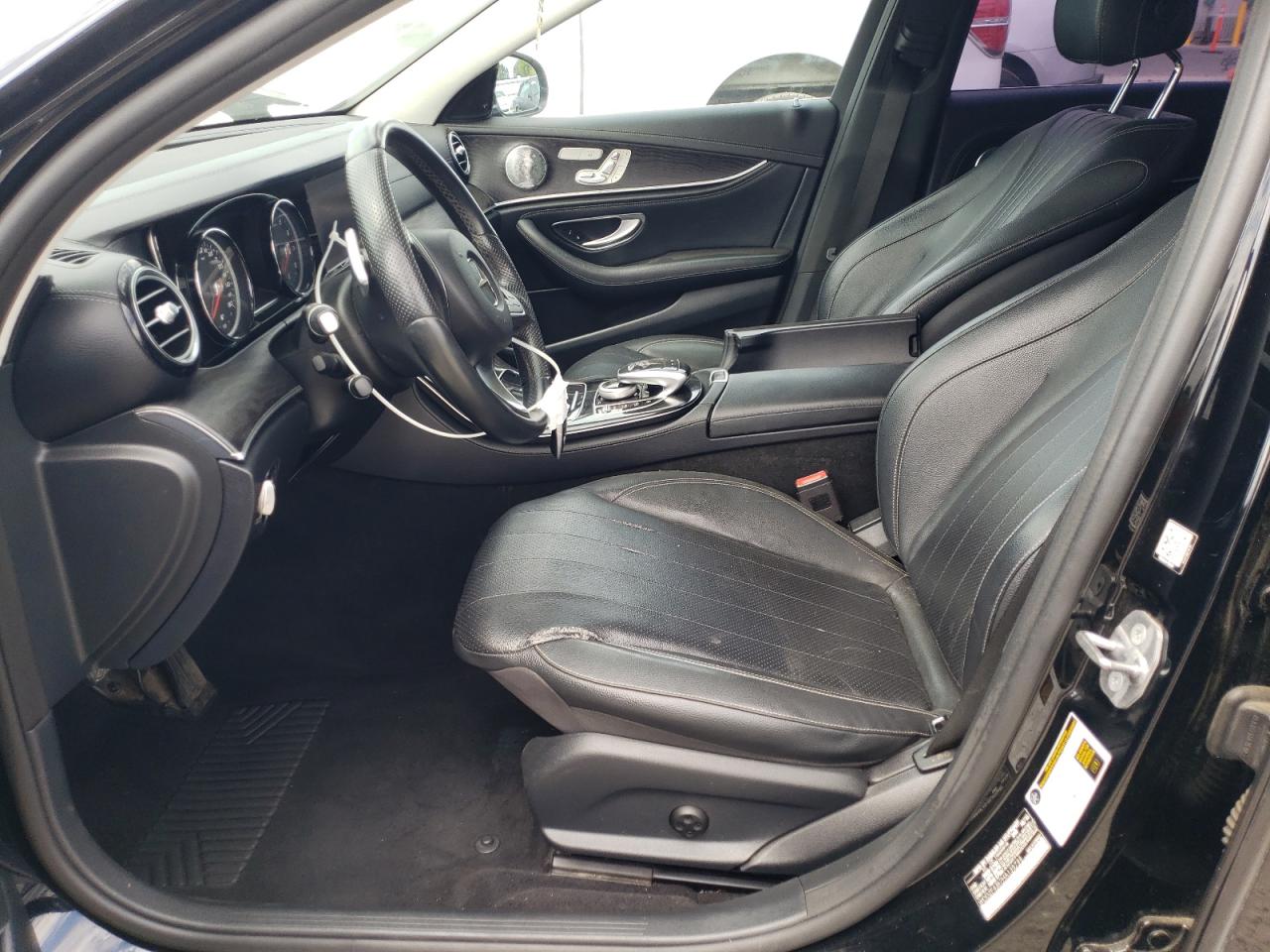 2017 Mercedes-Benz E 300 VIN: WDDZF4JB7HA135744 Lot: 70389245