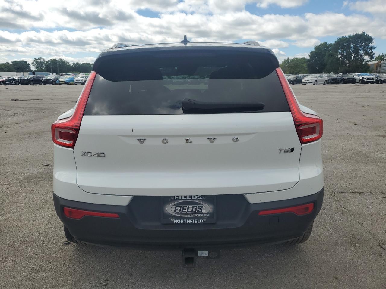2021 Volvo Xc40 T5 R-Design VIN: YV4162UM2M2396712 Lot: 69431175