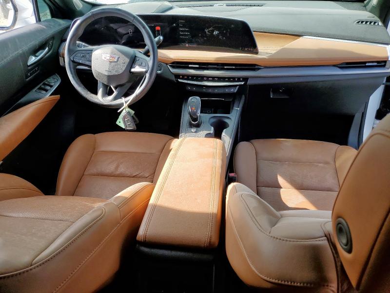  CADILLAC XT4 2024 Белы