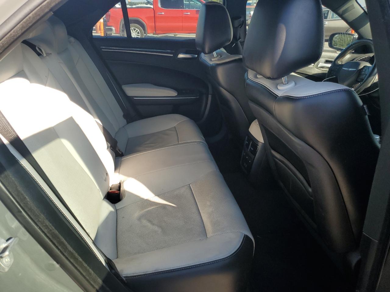 2017 Chrysler 300 S VIN: 2C3CCABT7HH521827 Lot: 69485345