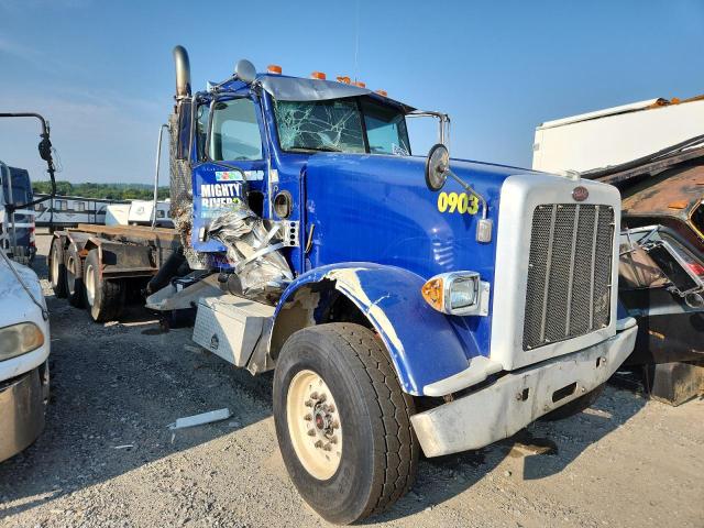 2009 Peterbilt 367 Roll-Off Container Truck