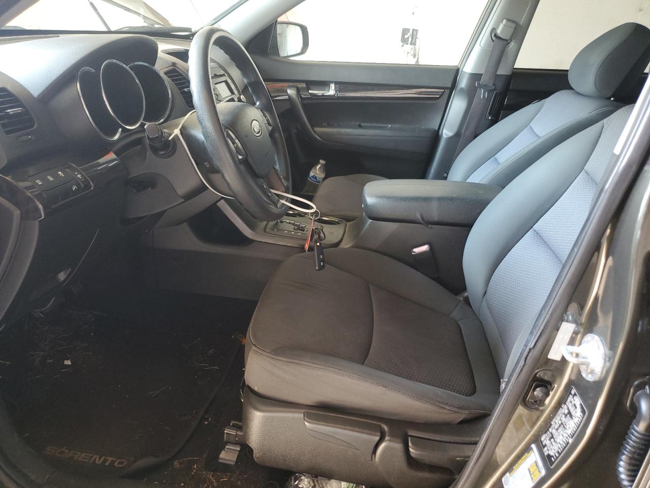 2012 Kia Sorento Base VIN: 5XYKT3A11CG215927 Lot: 67665915