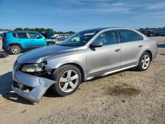 Sedans VOLKSWAGEN PASSAT 2013 Srebrny