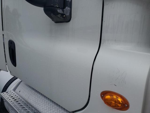 2019 FREIGHTLINER CASCADIA 1 - TRUCKS