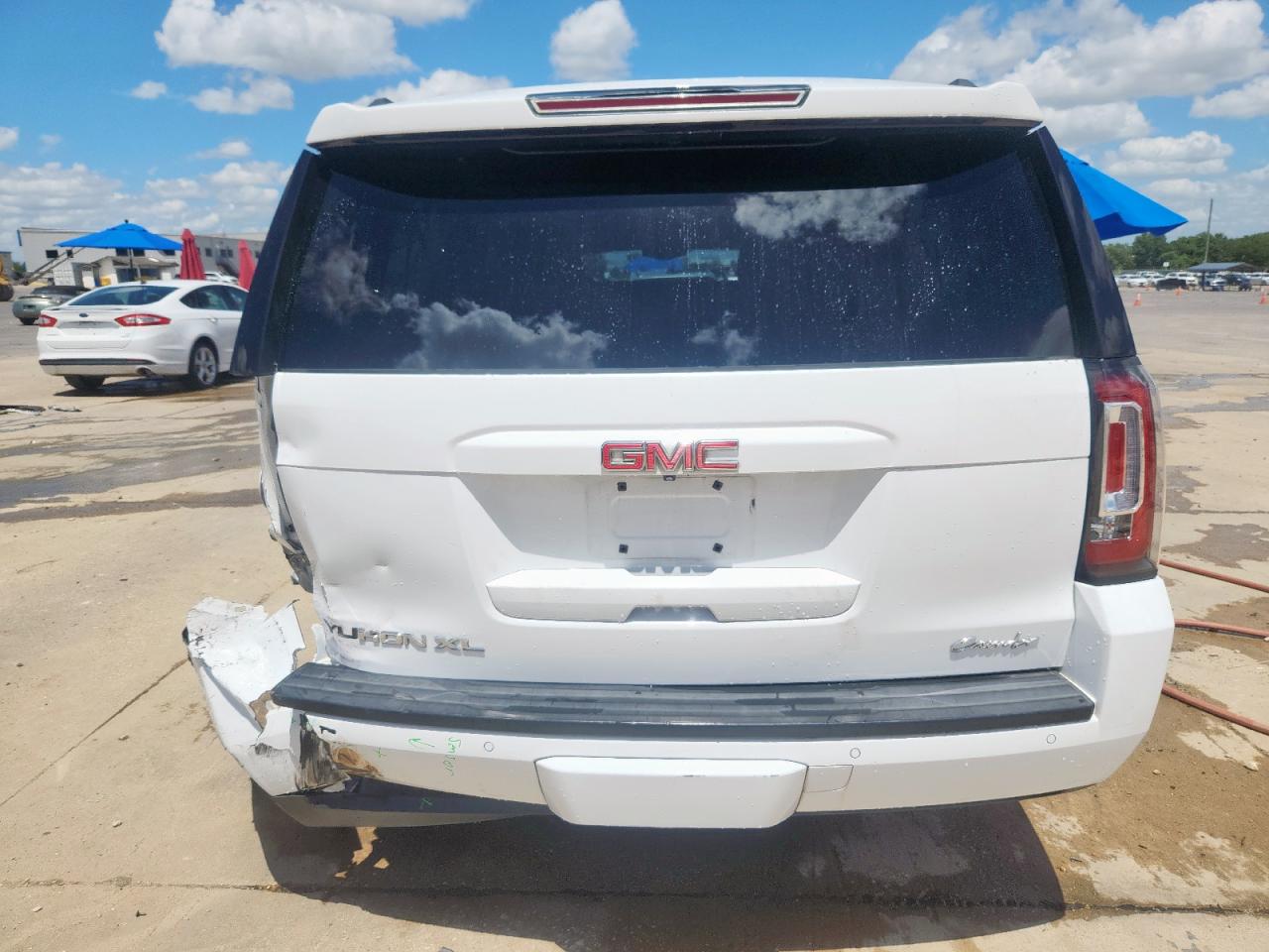 2015 GMC Yukon Xl C1500 Sle VIN: 1GKS1GKC2FR650334 Lot: 69079485