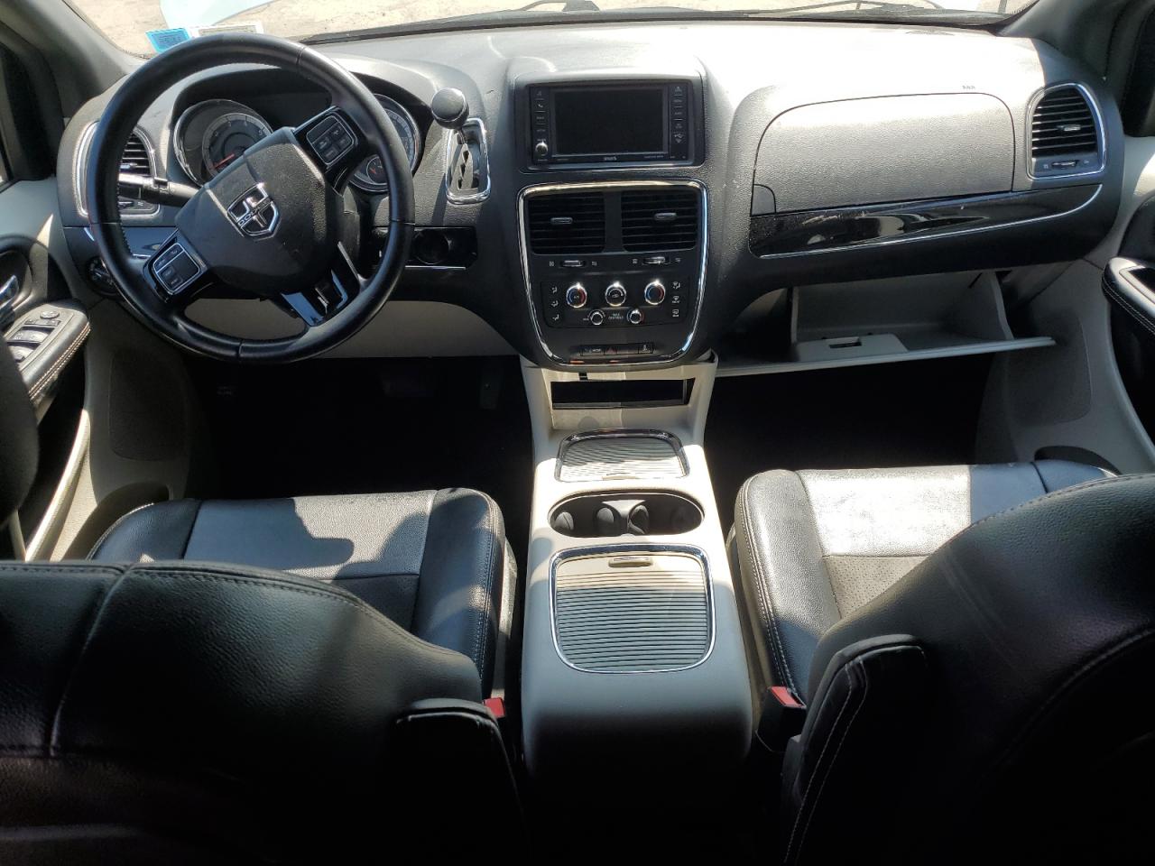 2019 Dodge Grand Caravan Sxt VIN: 2C4RDGCG2KR674415 Lot: 68218305