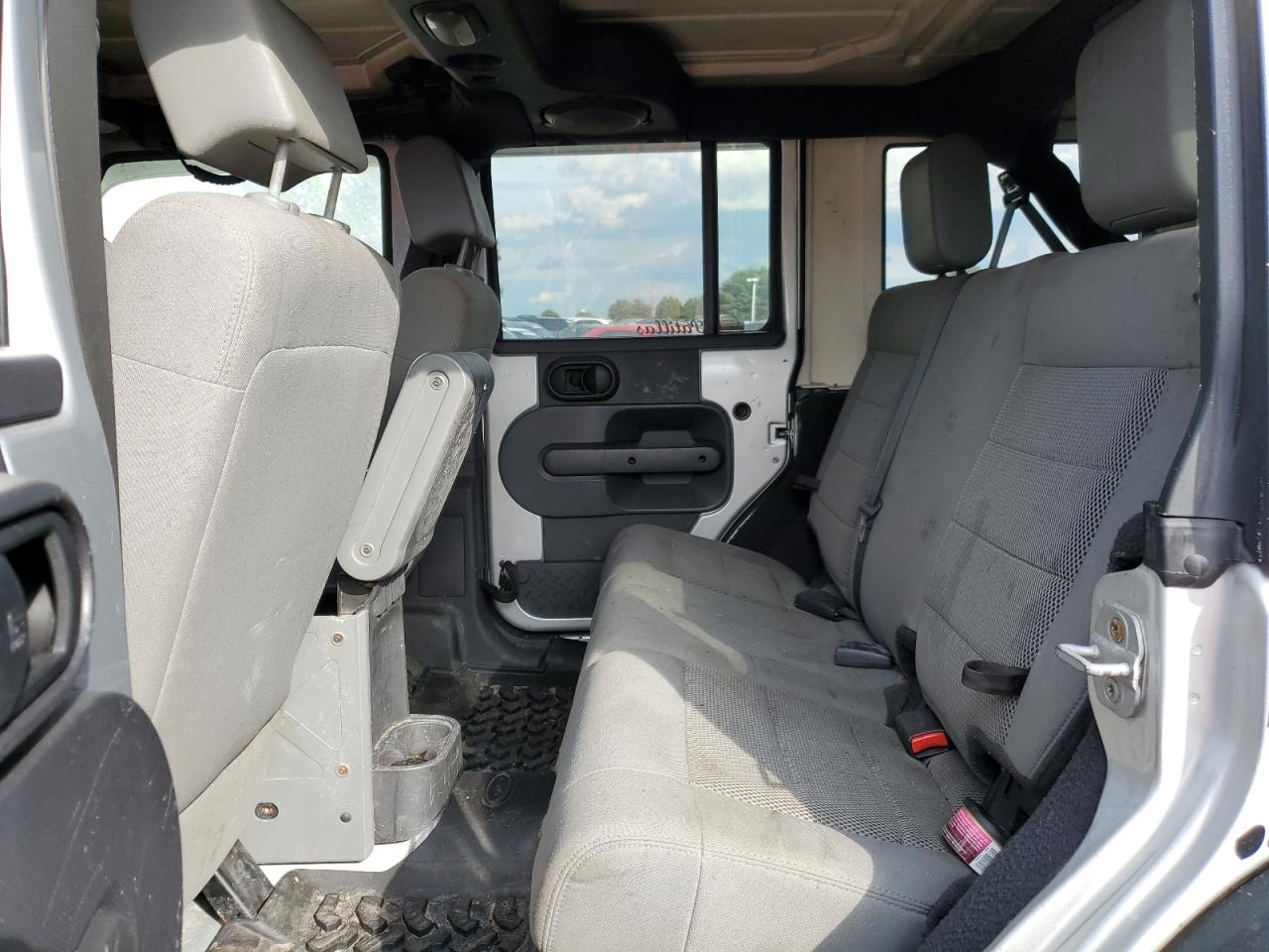 2008 Jeep Wrangler Unlimited Sahara VIN: 1J4GA59188L565833 Lot: 70581605