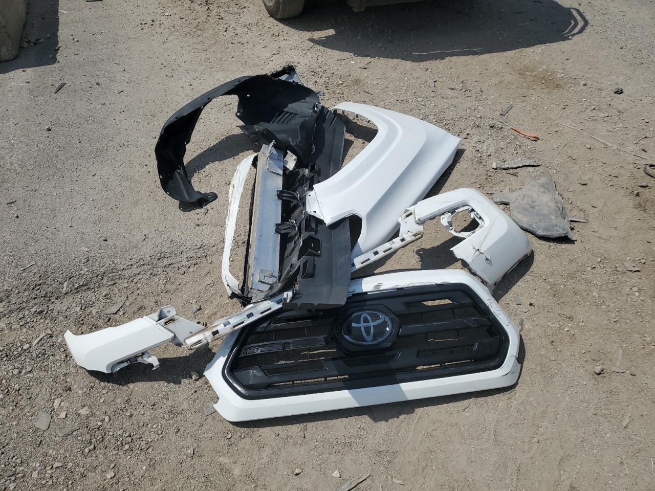 2018 Toyota Tacoma Double Cab VIN: 3TMCZ5AN1JM138199 Lot: 69084695