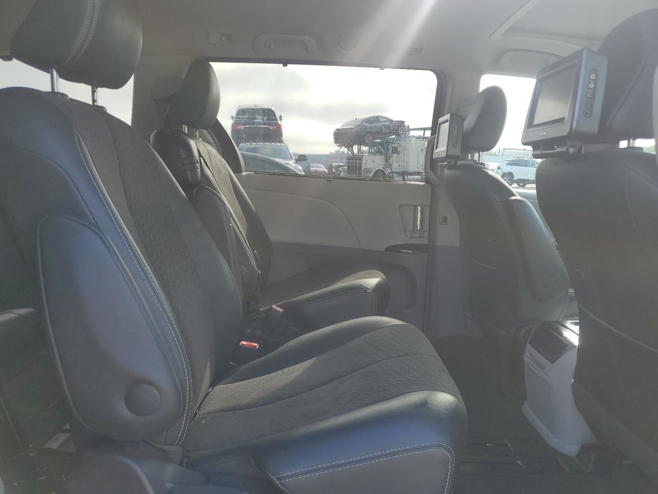 2011 Toyota Sienna Sport VIN: 5TDXK3DCXBS103568 Lot: 67611515