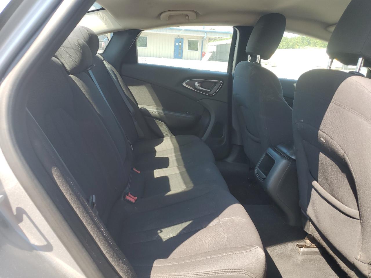 2015 Chrysler 200 Limited VIN: 1C3CCCAB8FN650751 Lot: 68873805