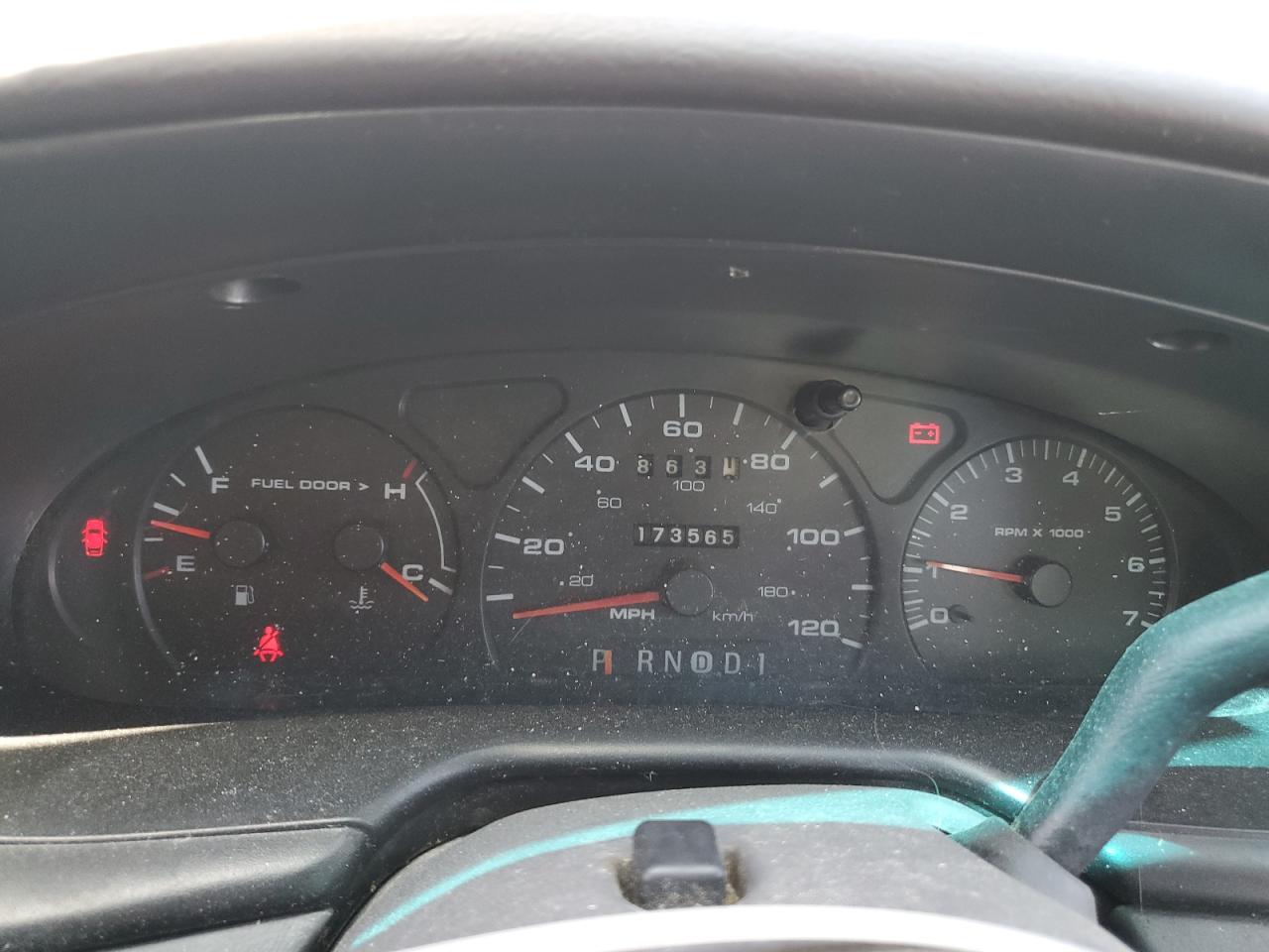 2000 Ford Taurus Se VIN: 1FAFP53U6YG292635 Lot: 70810685