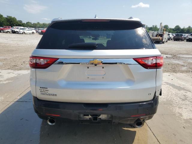  CHEVROLET TRAVERSE 2018 Серебристый