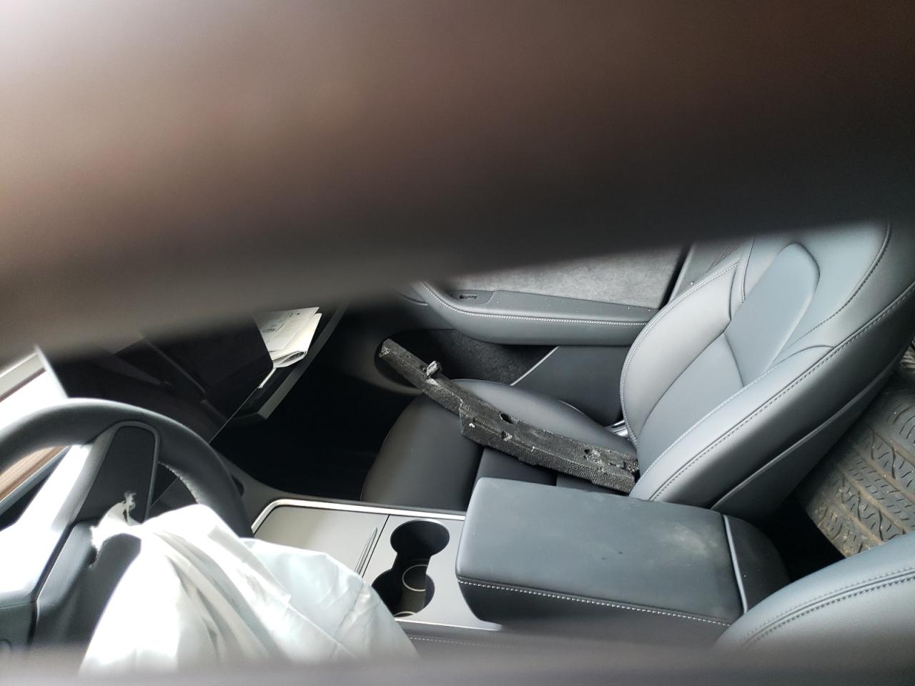 2025 Tesla Model Y VIN: 7SAYGDED9SF246277 Lot: 70370495