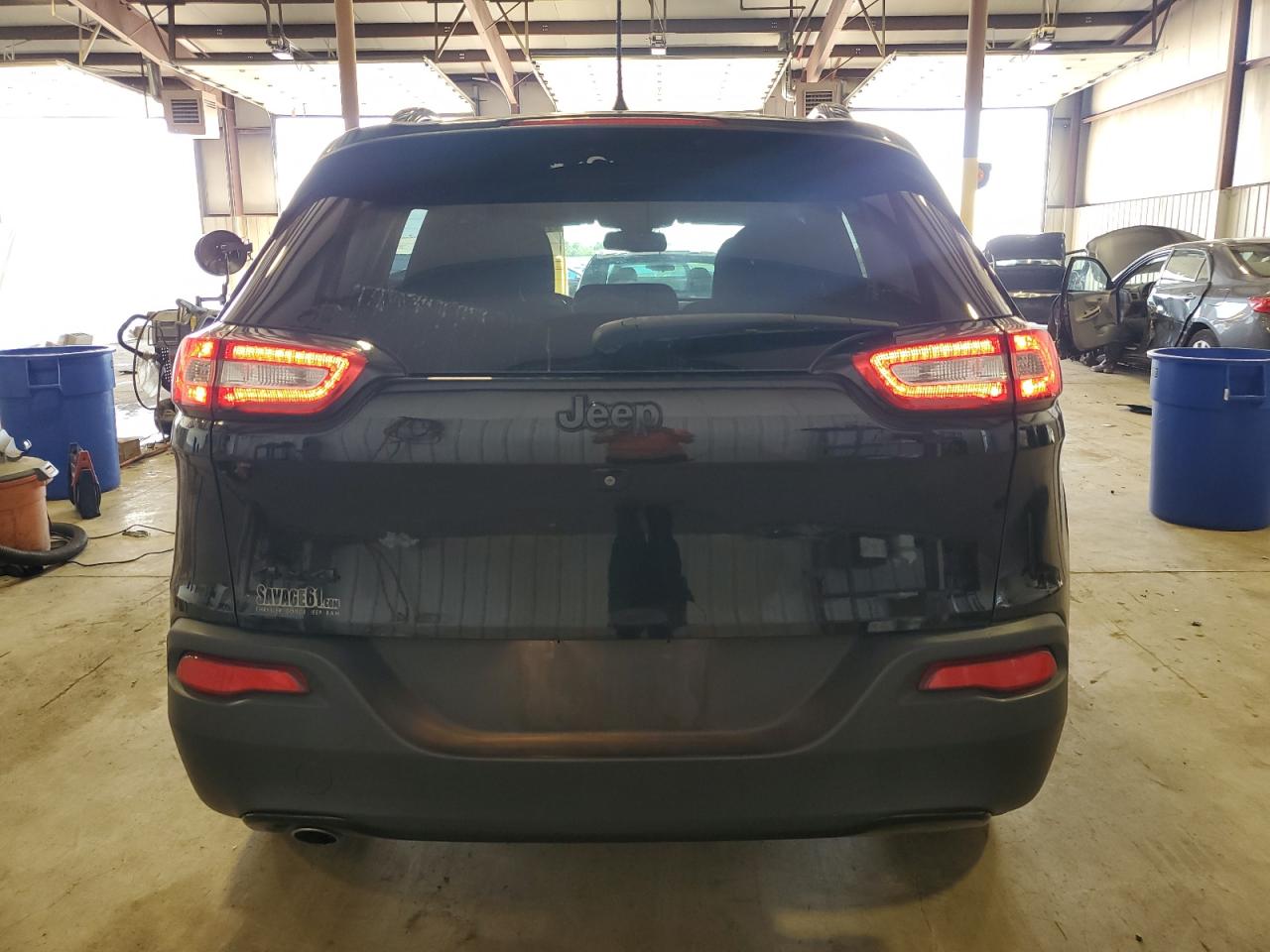 2018 Jeep Cherokee Latitude VIN: 1C4PJMCB1JD602254 Lot: 70247425