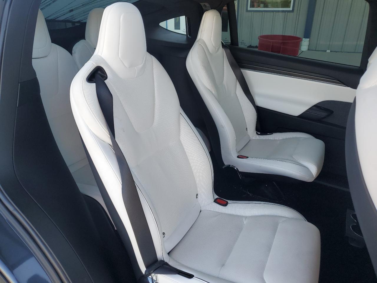 2022 Tesla Model X VIN: 7SAXCBE60NF358970 Lot: 71065105