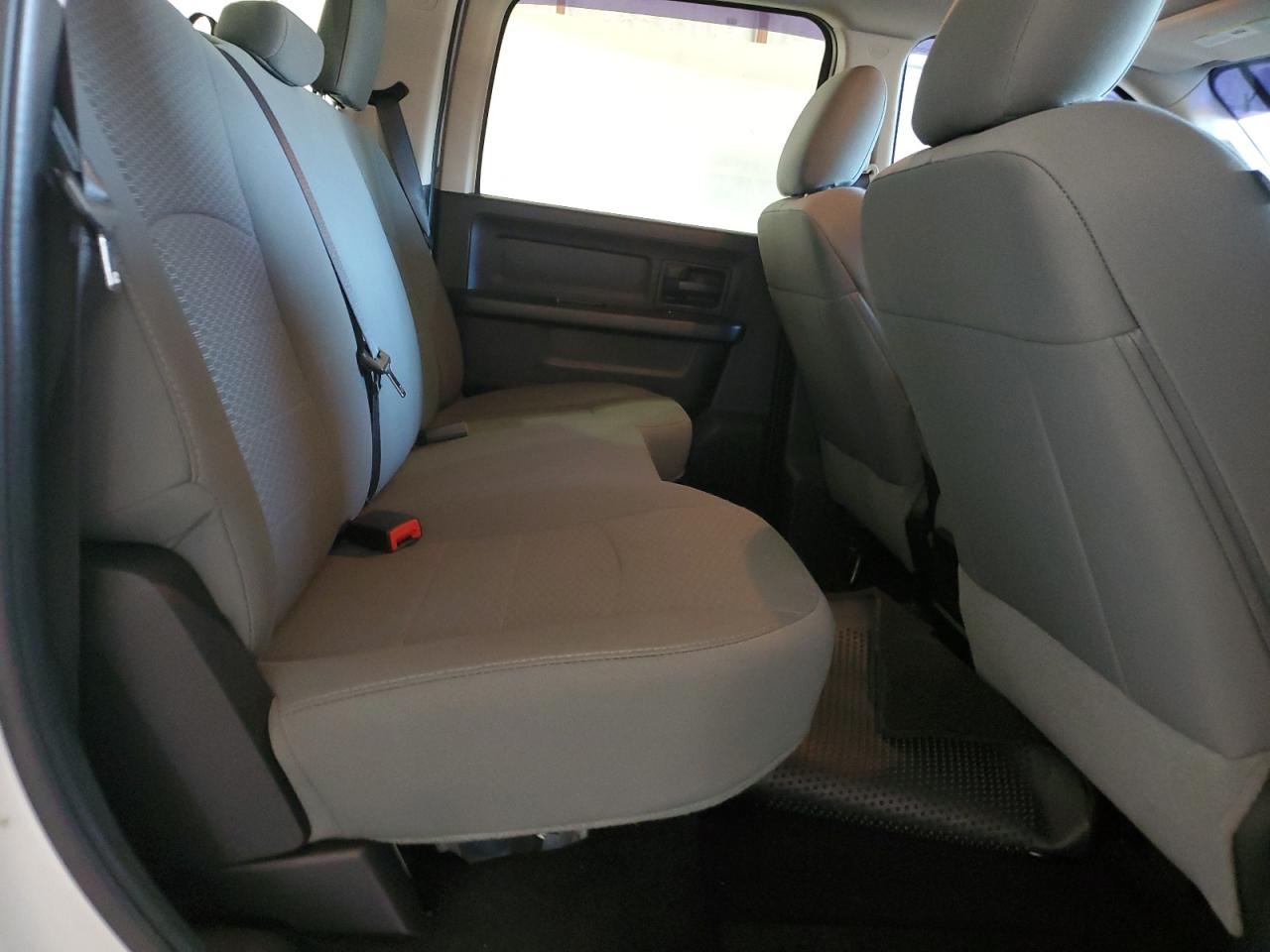 2015 Ram 2500 St VIN: 3C6TR5CT0FG667894 Lot: 68004465