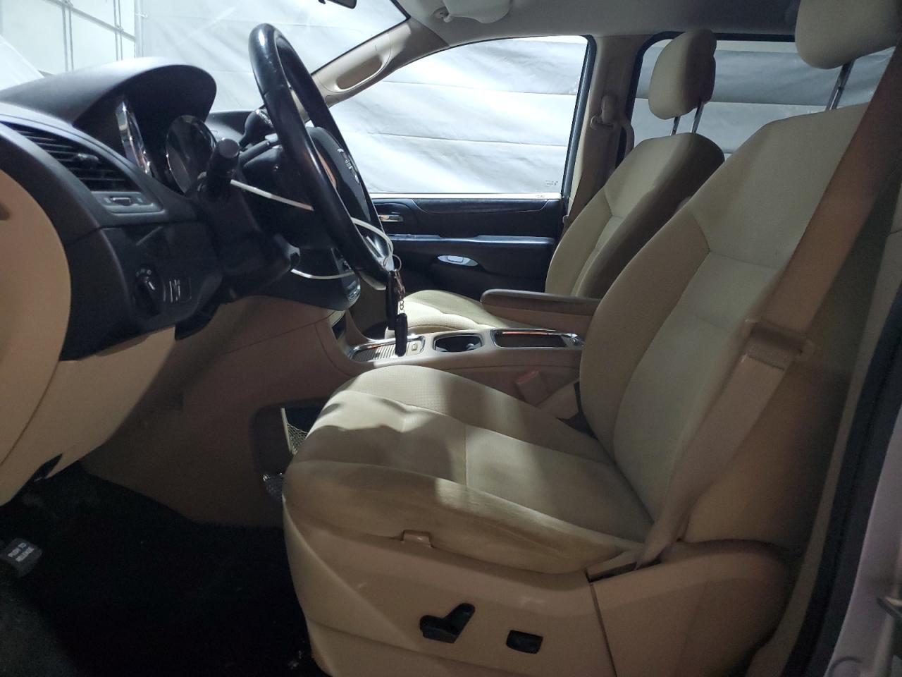 2016 Dodge Grand Caravan Sxt VIN: 2C4RDGCG4GR323643 Lot: 70001785