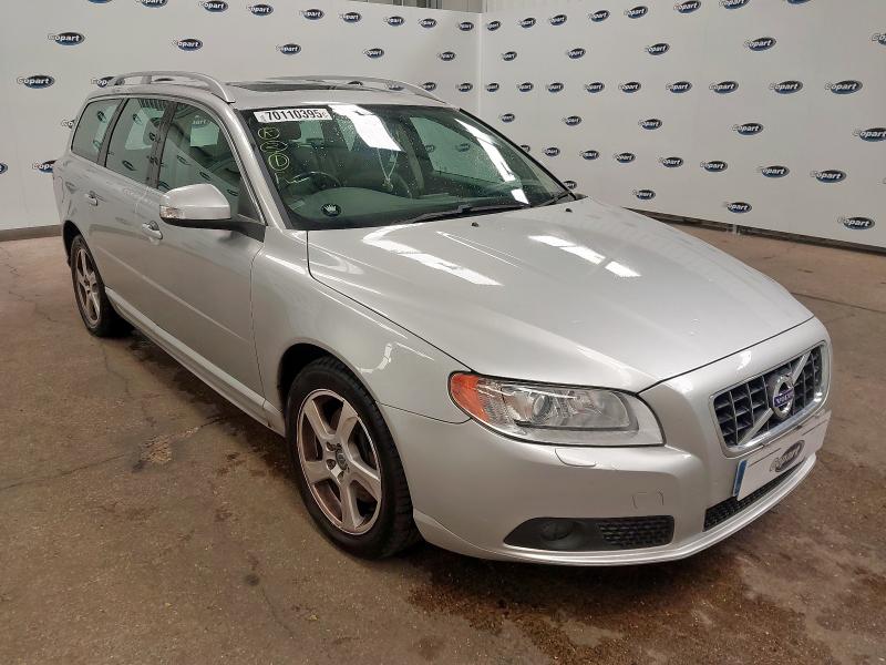 2010 VOLVO V70 SE LUX