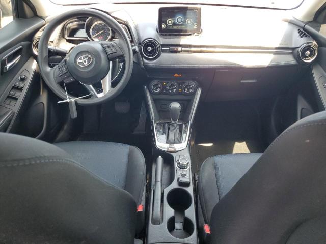  TOYOTA YARIS 2018 Granatowy