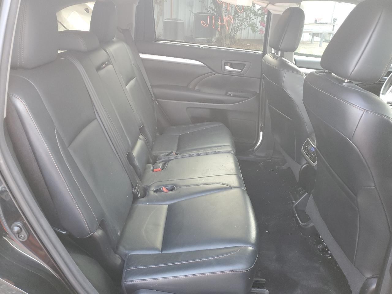 2016 Toyota Highlander Xle VIN: 5TDJKRFH5GS289416 Lot: 69559845