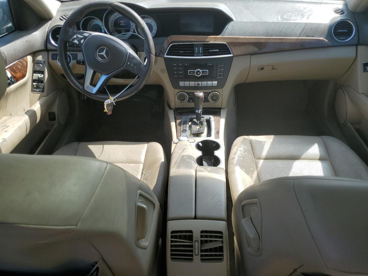 2013 Mercedes-Benz C 250 VIN: WDDGF4HB2DG085680 Lot: 70785575