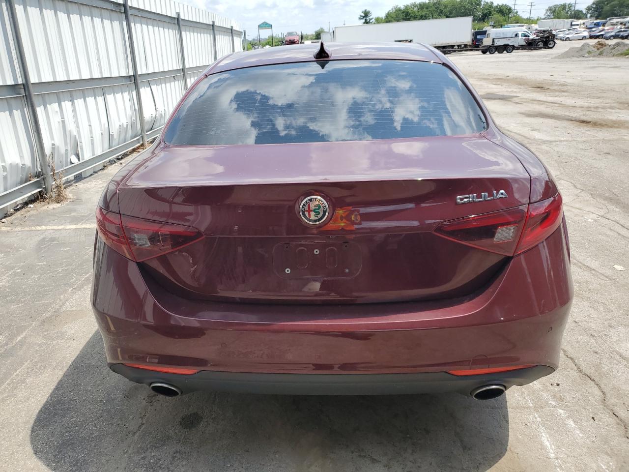 2018 Alfa Romeo Giulia VIN: ZARFAEBN5J7565128 Lot: 68095195