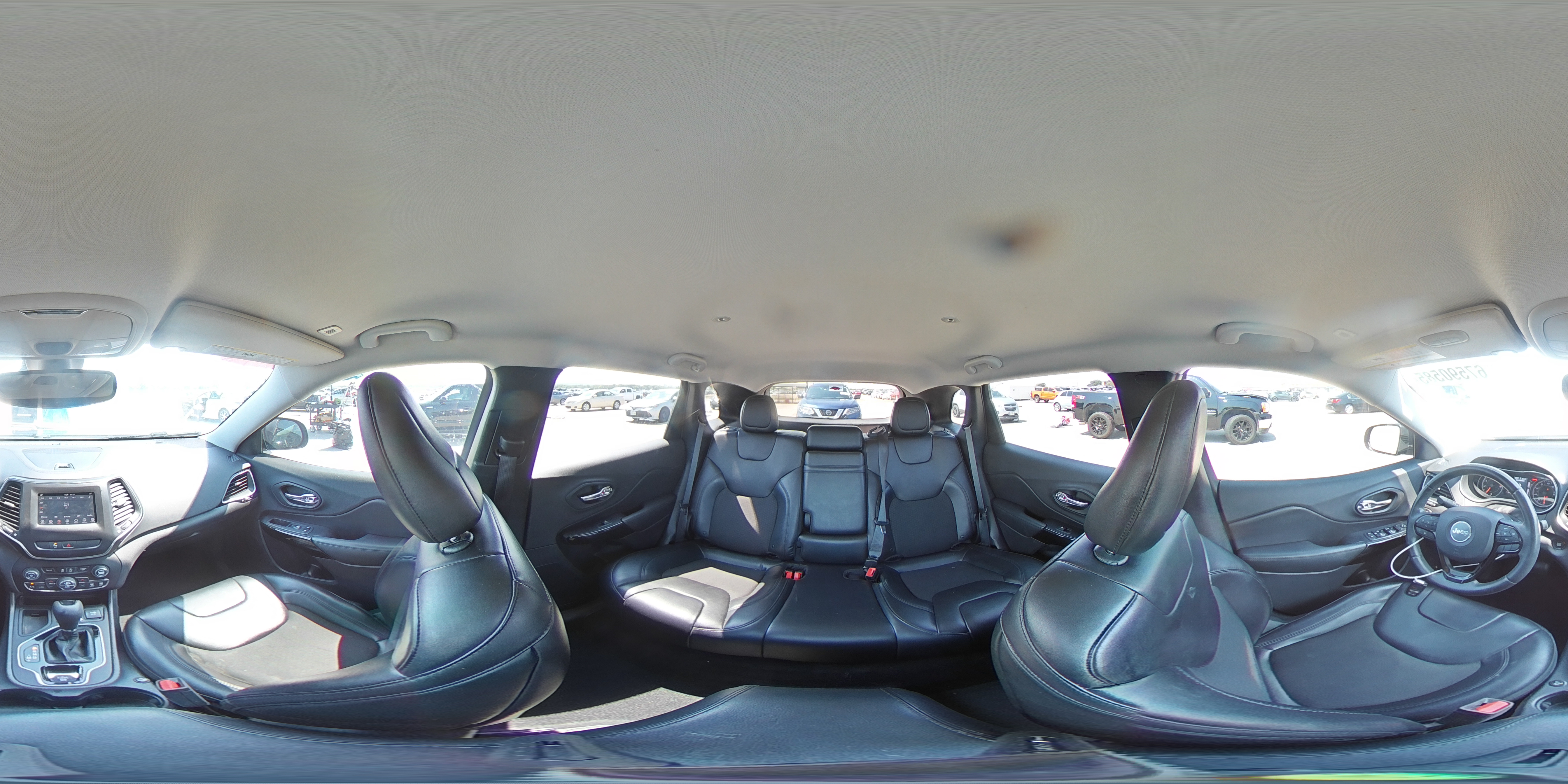 2019 Jeep Cherokee Latitude Plus VIN: 1C4PJLLB2KD338974 Lot: 67590585