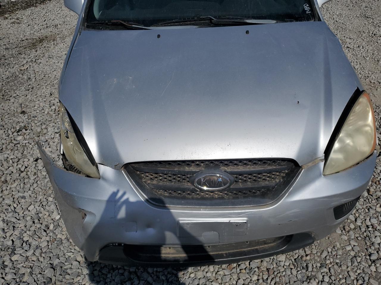 2007 Kia Rondo Lx VIN: KNAFG526577045289 Lot: 71038195