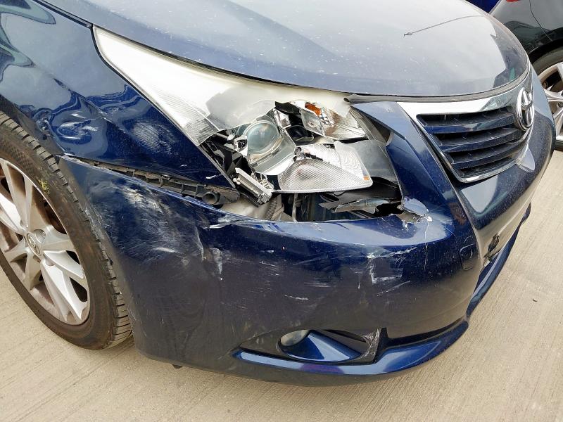 2011 TOYOTA AVENSIS TR