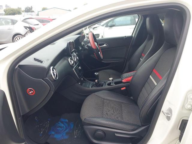 2015 MERCEDES BENZ A180 SE EC
