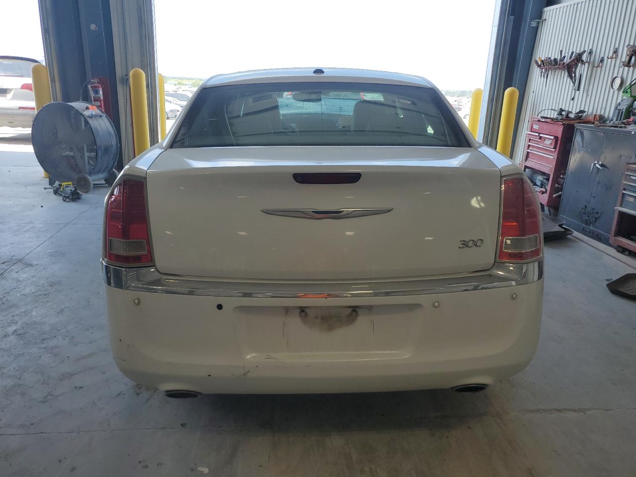 2012 Chrysler 300 Limited VIN: 2C3CCACG3CH138591 Lot: 69728625