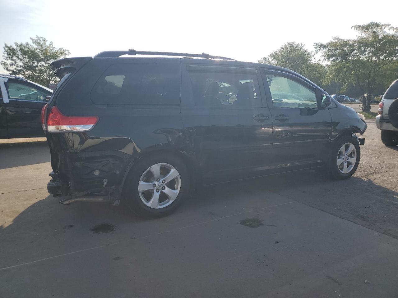 2011 Toyota Sienna Le black null gas 5TDKK3DC2BS038371 photo #4