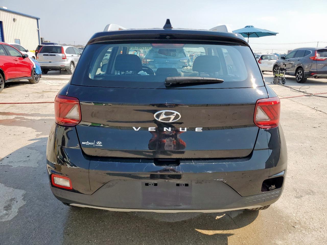 2022 Hyundai Venue Sel VIN: KMHRC8A35NU158951 Lot: 67755615