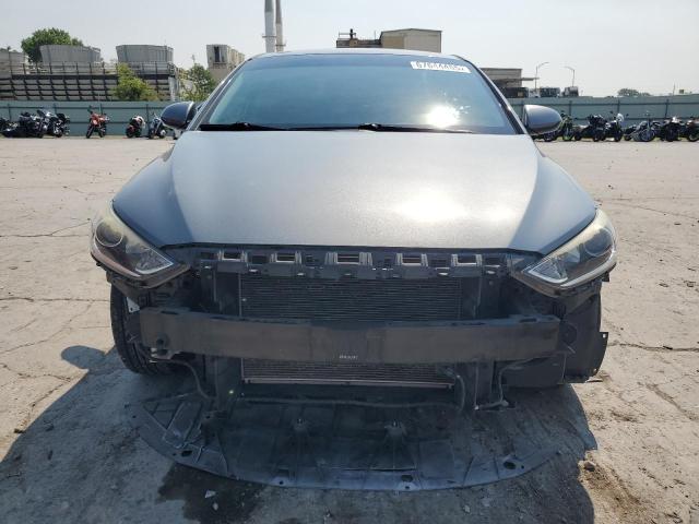  HYUNDAI ELANTRA 2017 Серебристый