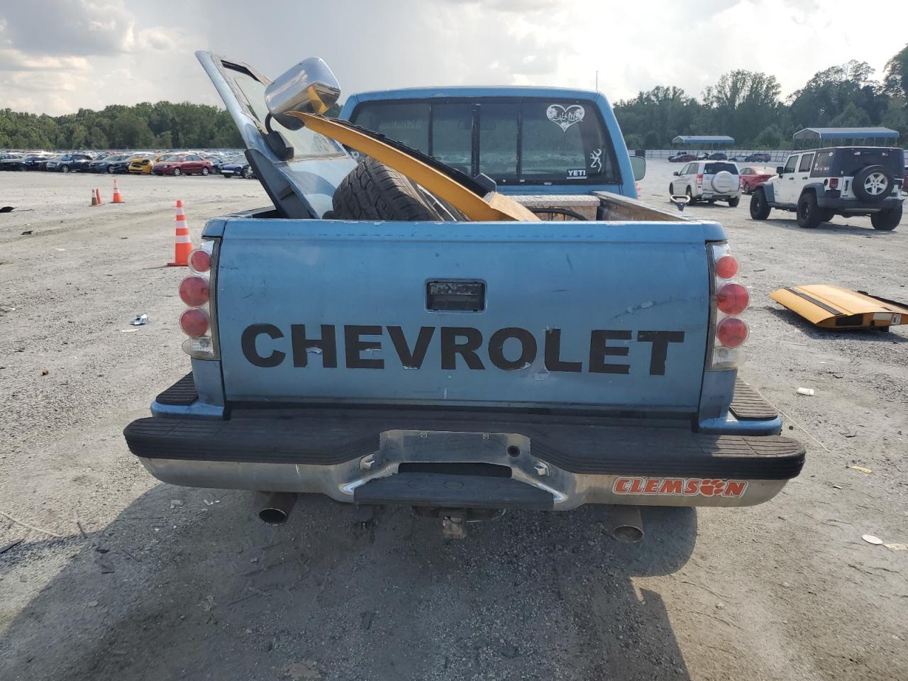 1988 Chevrolet Gmt-400 K1500 VIN: 1GCDK14K9JZ24972 Lot: 68700105