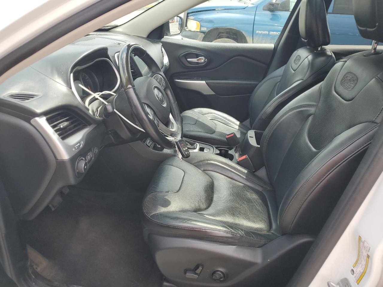 2016 Jeep Cherokee Overland VIN: 1C4PJMJS8GW296167 Lot: 66402875