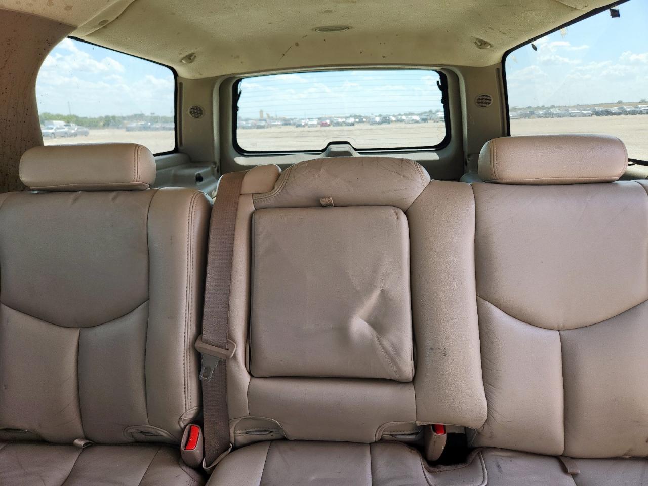 2005 Chevrolet Suburban C1500 VIN: 3GNEC16ZX5G236299 Lot: 70506975