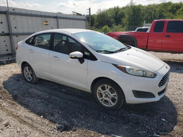  FORD FIESTA 2016 Белы