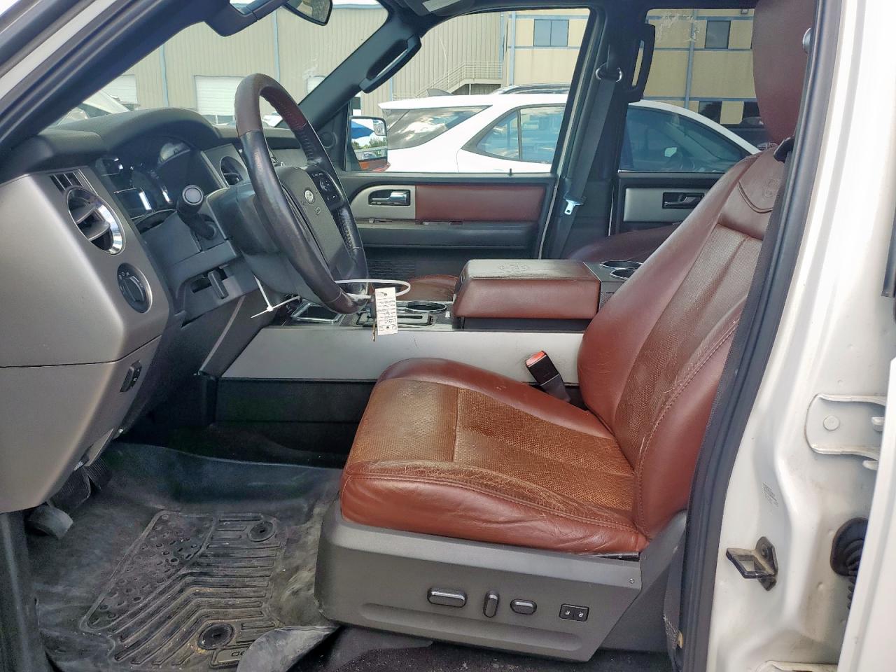 1FMJU1H5XEEF13275 2014 Ford Expedition Xlt