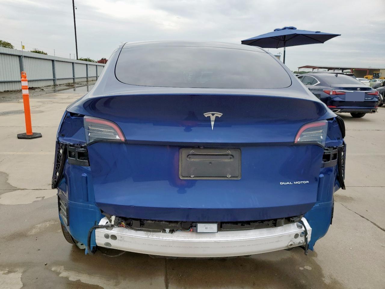 2023 Tesla Model Y VIN: 7SAYGDEE5PA093684 Lot: 69074175