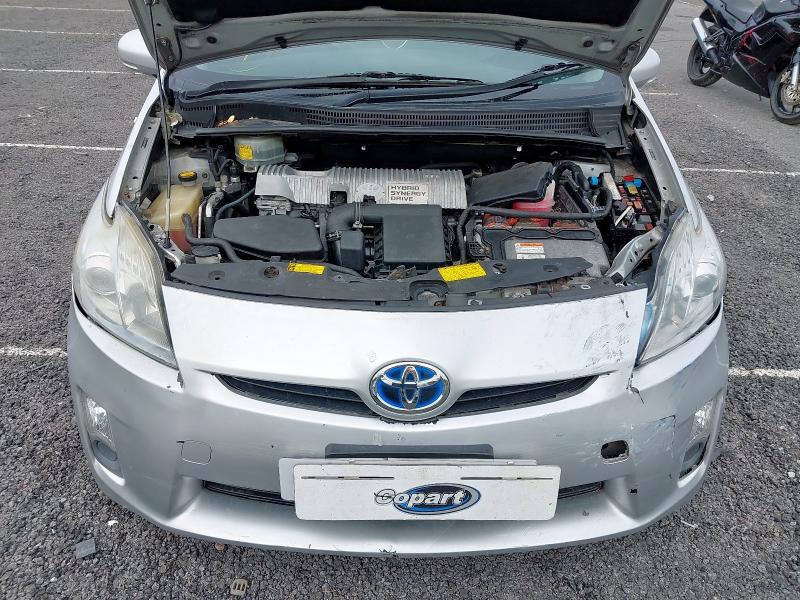 2011 TOYOTA PRIUS T3