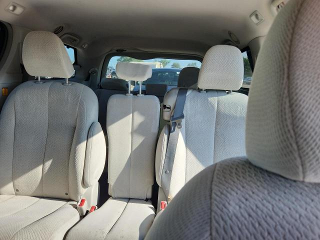 2013 TOYOTA SIENNA LE  