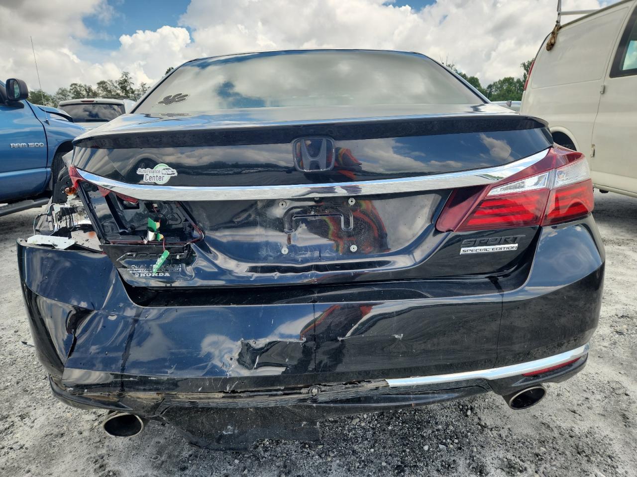 2017 Honda Accord Sport Special Edition VIN: 1HGCR2F11HA250756 Lot: 68528895