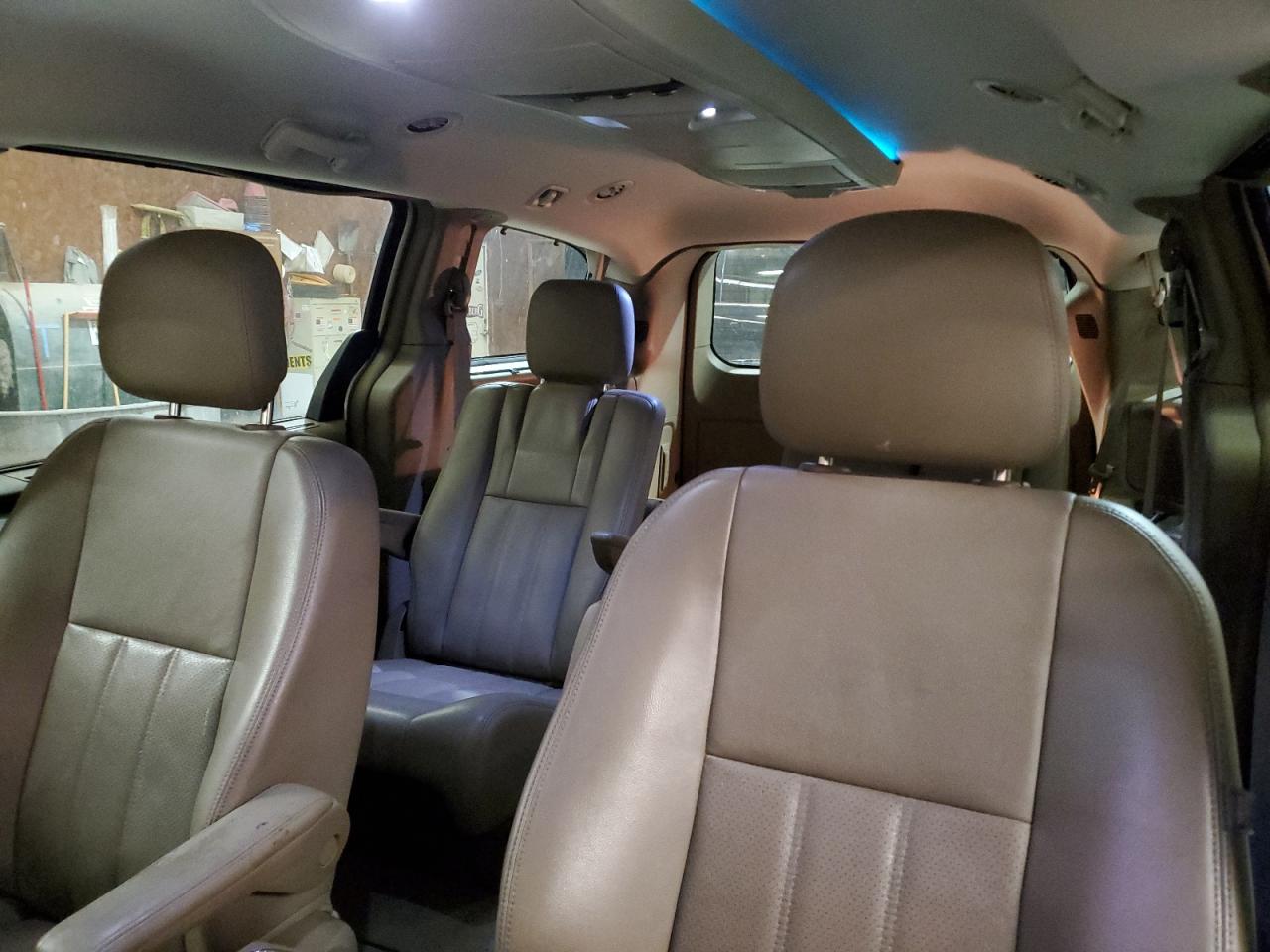 2011 Chrysler Town & Country Touring L VIN: 2A4RR8DG3BR605183 Lot: 70840235