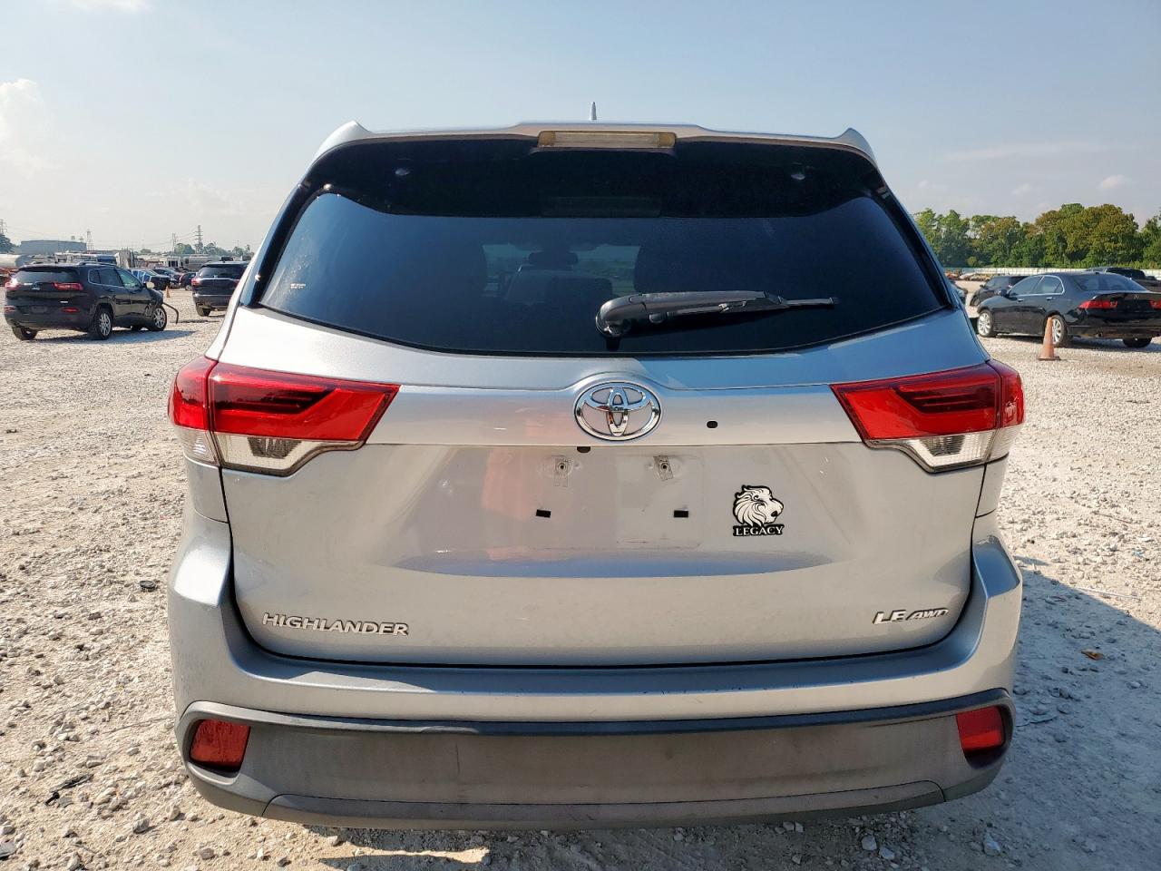 2017 Toyota Highlander Le VIN: 5TDBZRFH0HS406126 Lot: 70126595