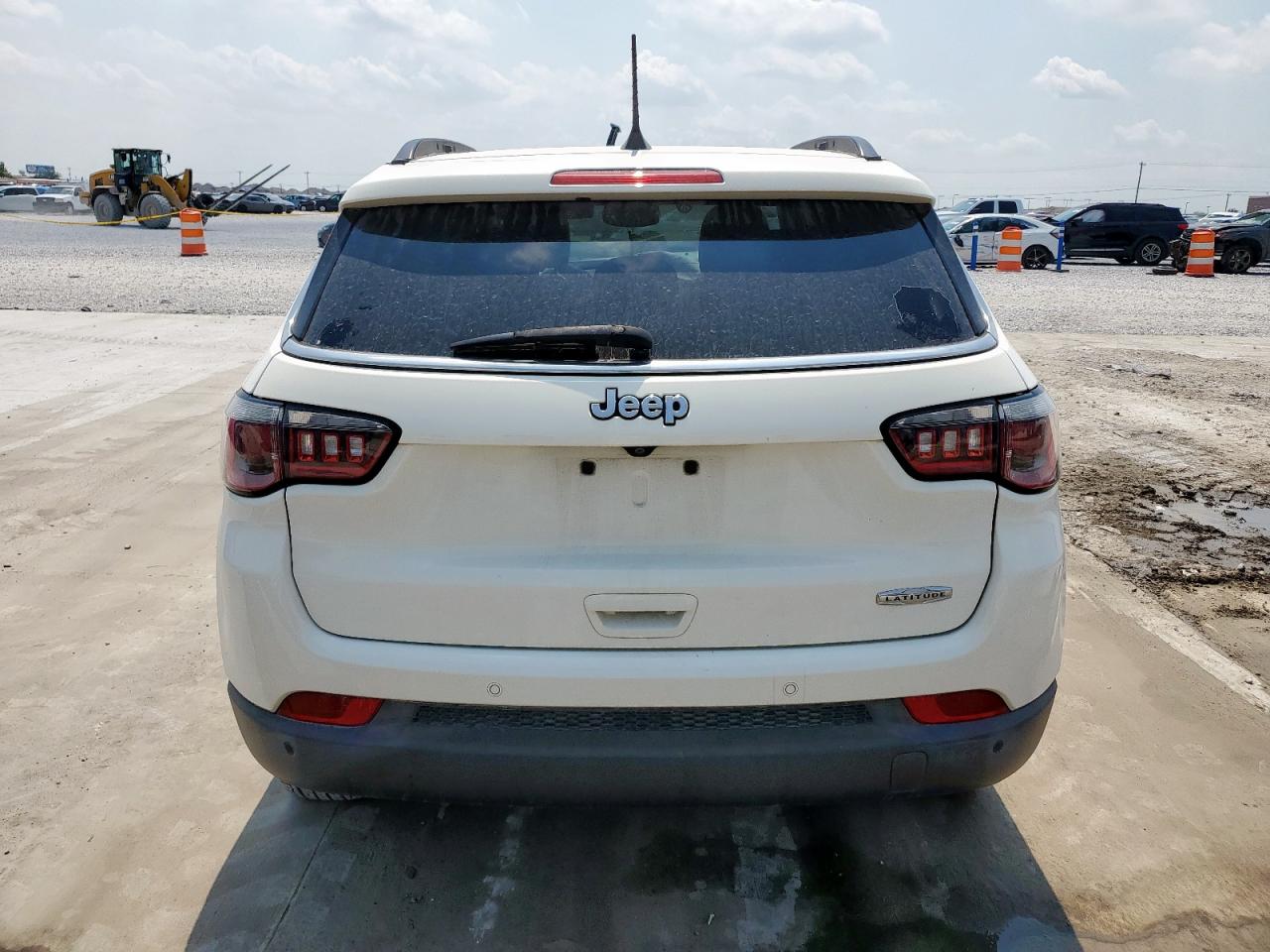 2017 Jeep Compass Latitude VIN: 3C4NJCBB6HT629358 Lot: 70704555