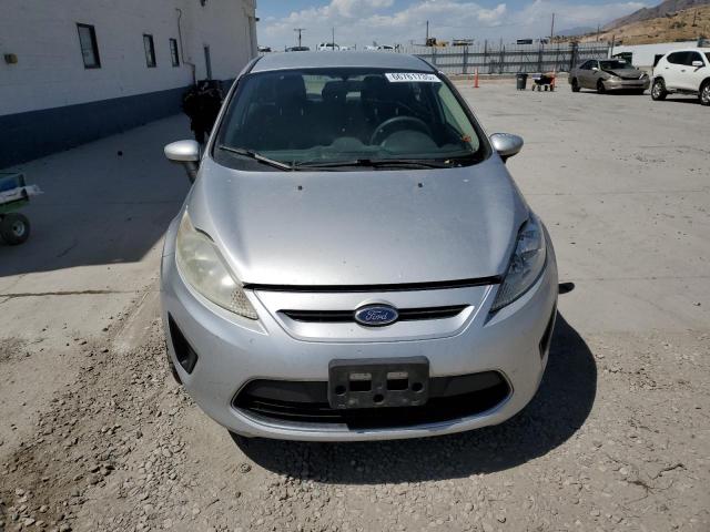 Hatchbacks FORD FIESTA 2012 Srebrny